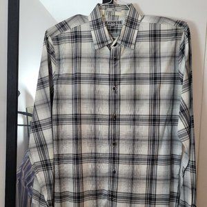 Express Medium Fitted Button-Down Shirt